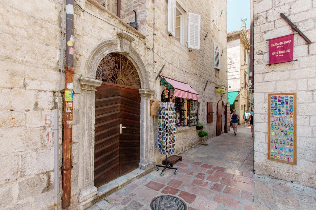 Old Town Museum Square