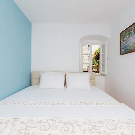 Old Town Museum Square Apartment Cattaro Esterno foto