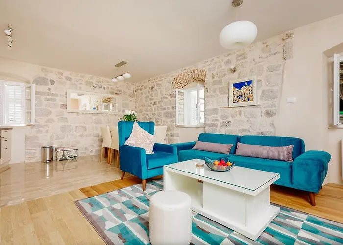 Old Town Museum Square Apartment